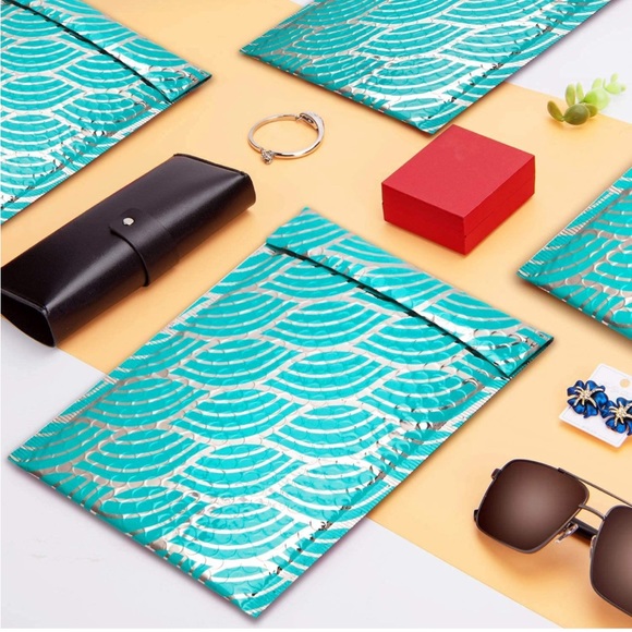 8 Count 7X10 Ripple Wave Teal Bubble Mailers, Shipping Supplies, PRICE IS FIRM - Picture 5 of 6